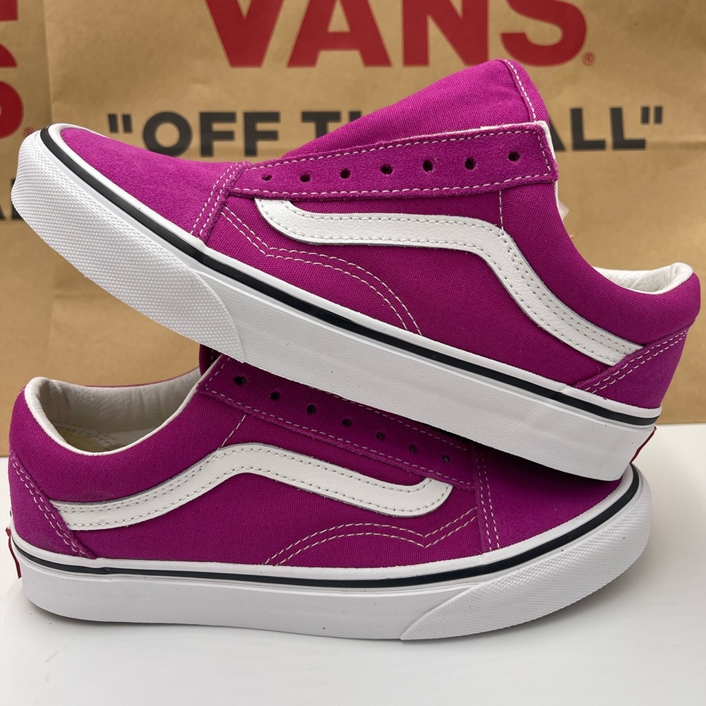 Vans WMNS Old Skool
Fuchsia Red/True White Sneakers
VN0A5KRF8ZV - Picture 15 of 16